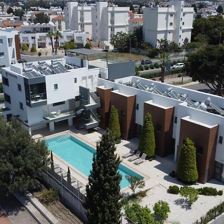 Victoria Suites Paphos Exterior foto